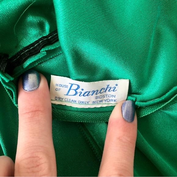 Vintage 70s House of Bianchi Kelly Green Surplice Bust Gown w/ Capelet Shawl - Picture 14 of 16